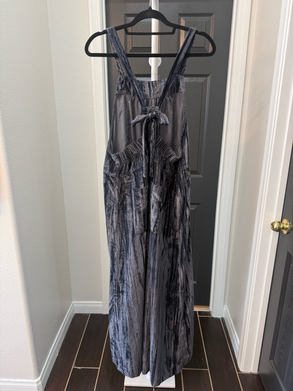 NATURAL LIFE Crushed Velvet Wide-Leg Jumpsuit in Charcoal Gray - Picture 3 of 7